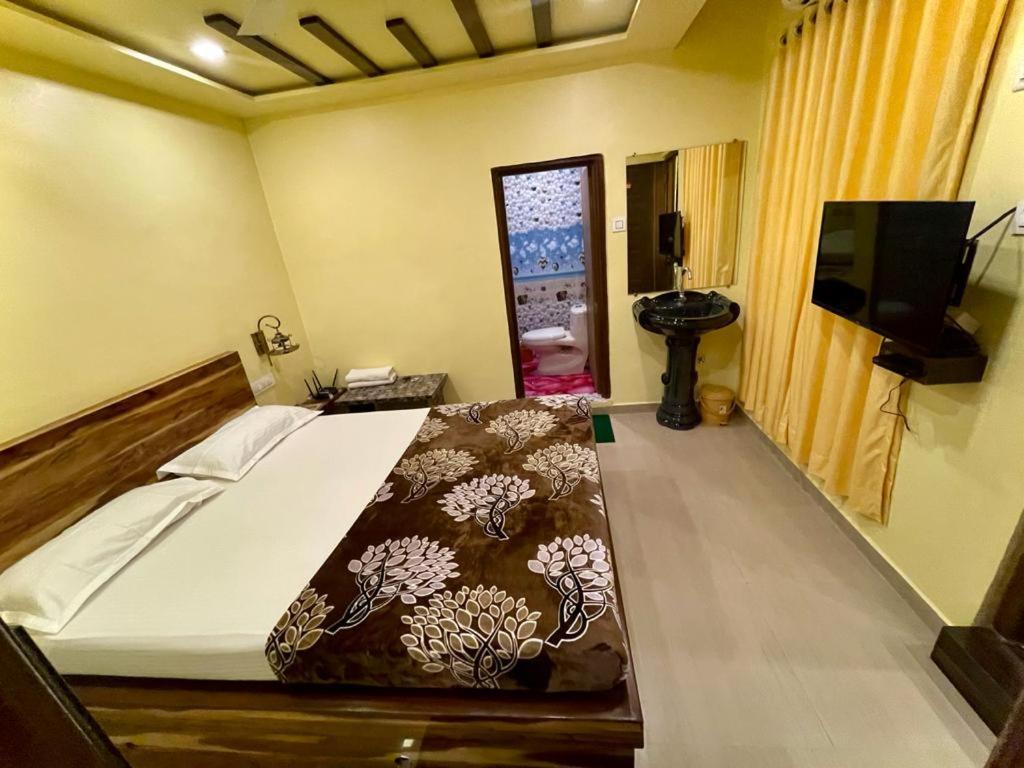 Hotel Saptarang Residency Panhāla Zewnętrze zdjęcie