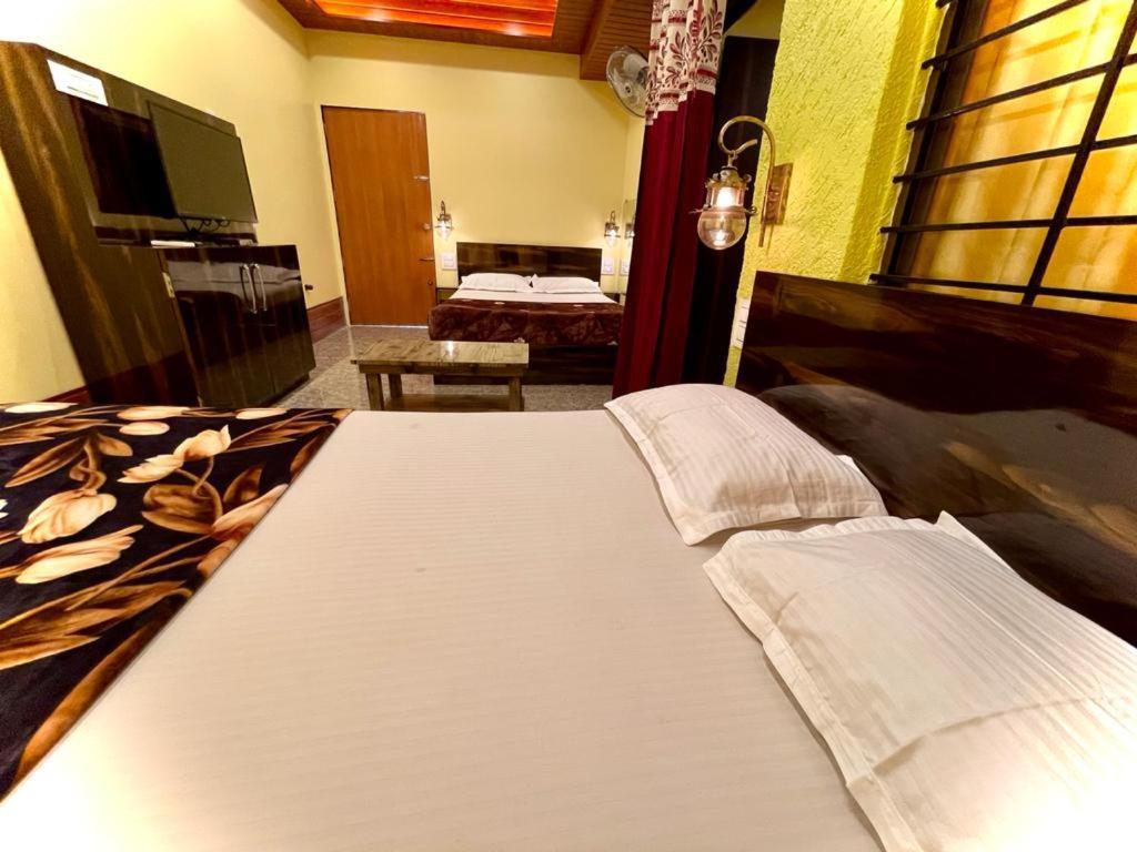 Hotel Saptarang Residency Panhāla Zewnętrze zdjęcie