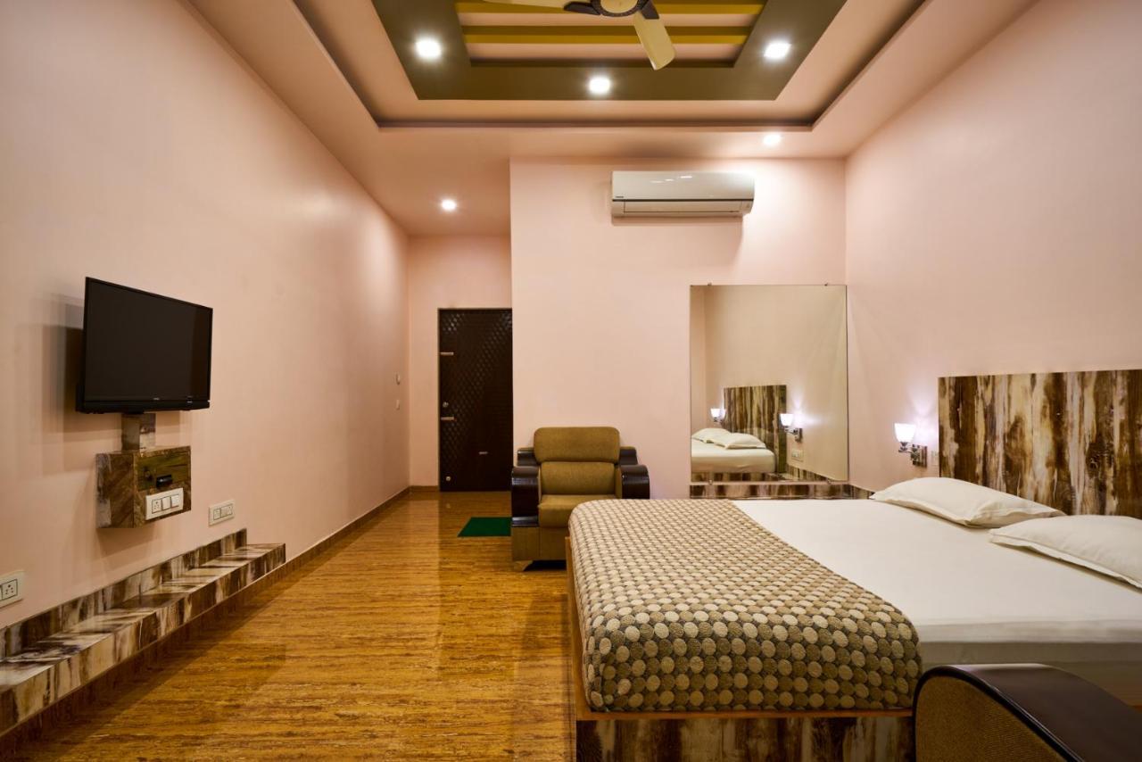 Hotel Saptarang Residency Panhāla Zewnętrze zdjęcie