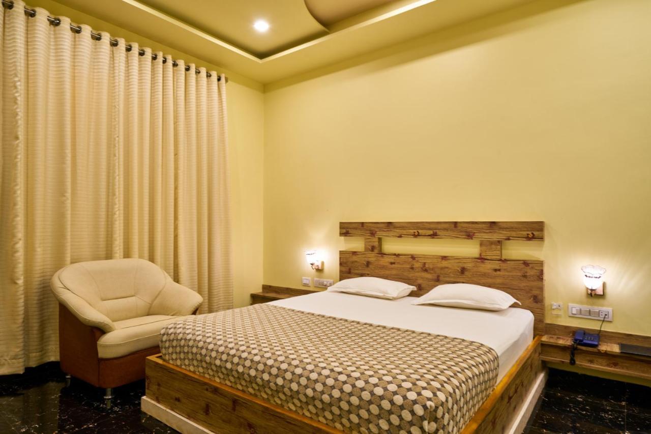 Hotel Saptarang Residency Panhāla Zewnętrze zdjęcie