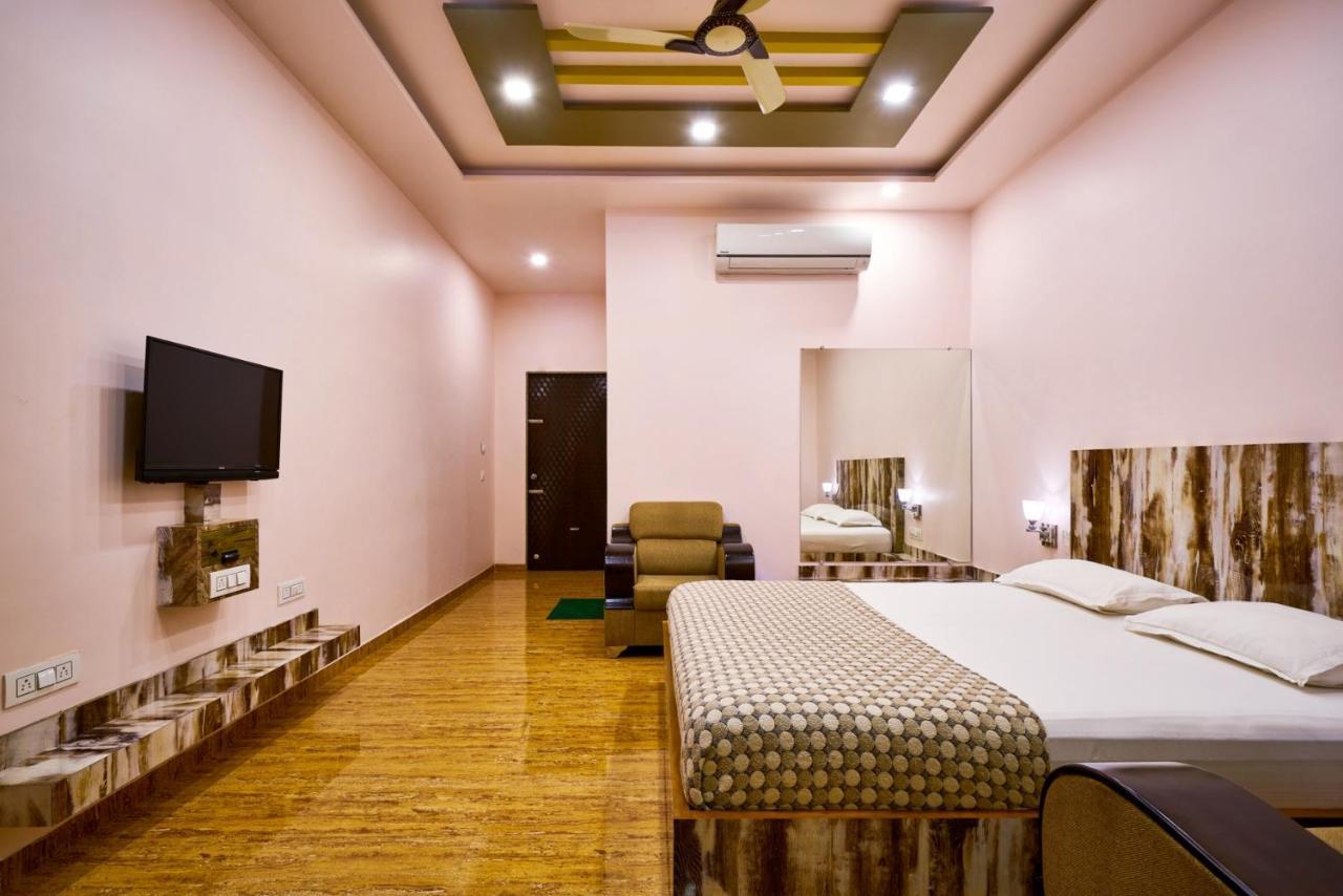 Hotel Saptarang Residency Panhāla Zewnętrze zdjęcie